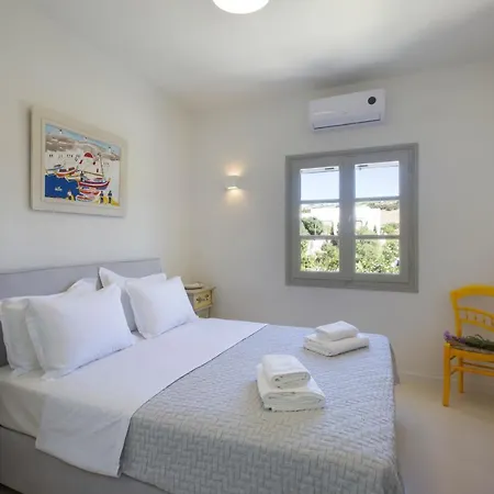 Rinia - Seaview Náoussa