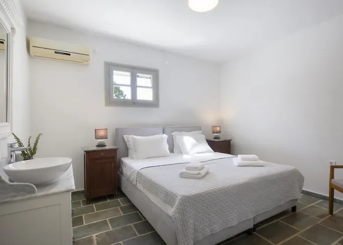 Rinia - Seaview Villa Náusza